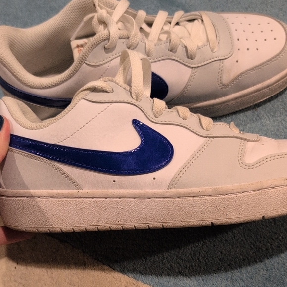 Nike White And Royal Dunks - Picture 6 of 6
